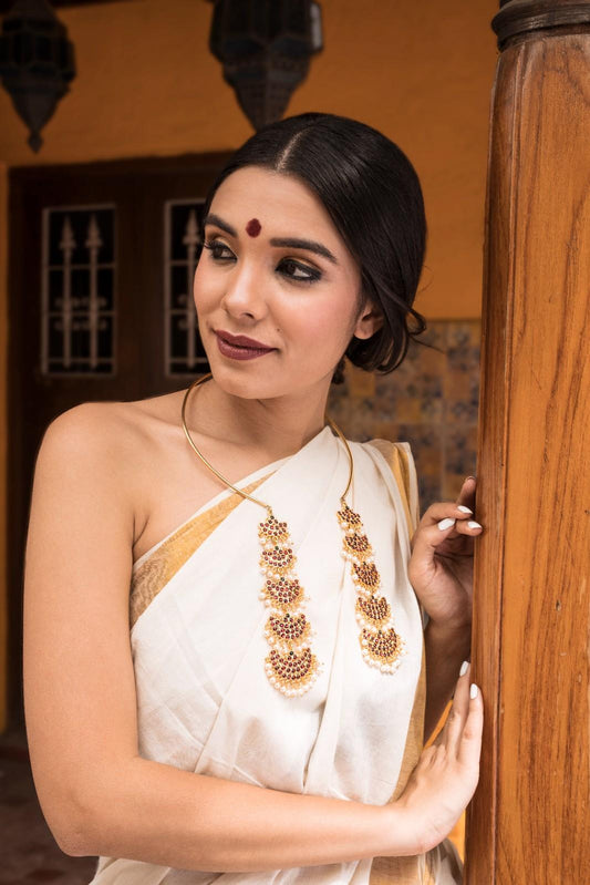 Inverted Hasli Necklace with Temple Motifs