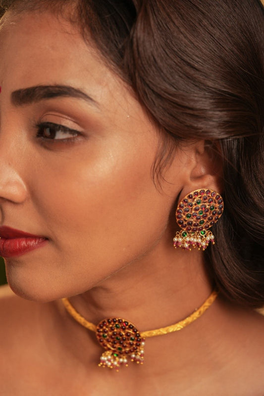 Yellow Adige with Temple Pendant Set with Pearls