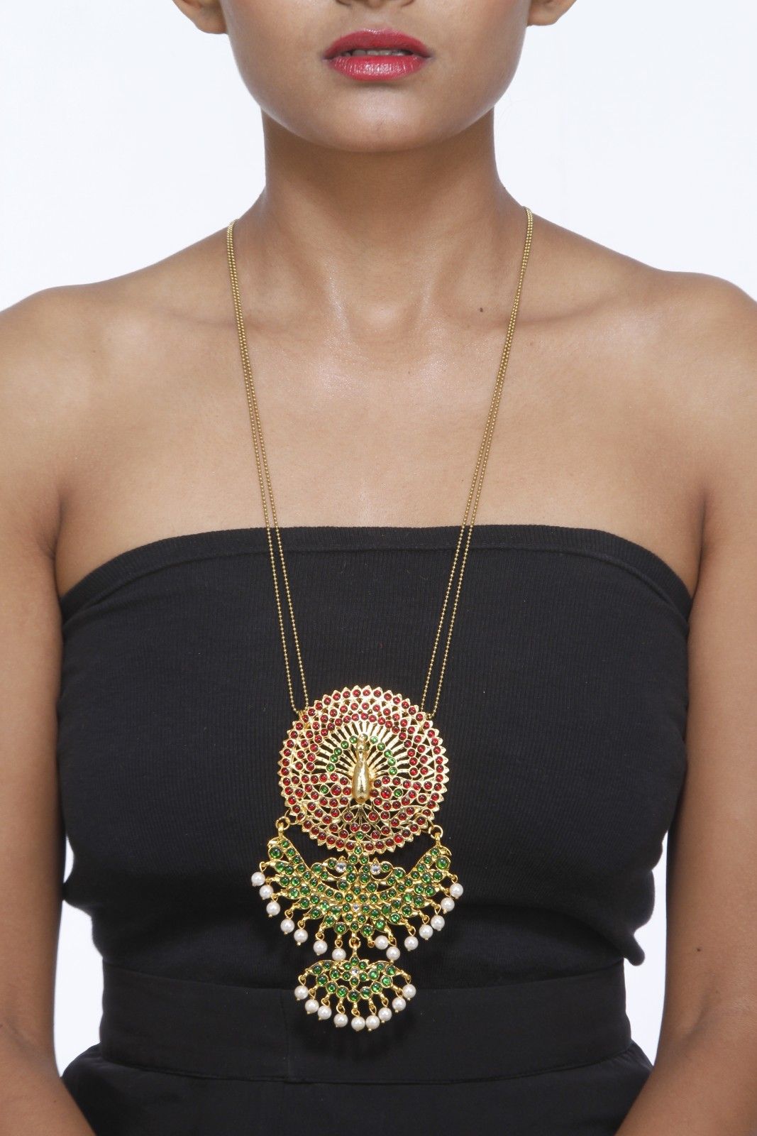 Gold Chain with a Temple Peacock Motif and a Green Pathakam