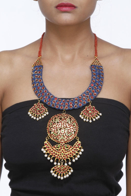 Statement neckpiece blue with Temple motifs