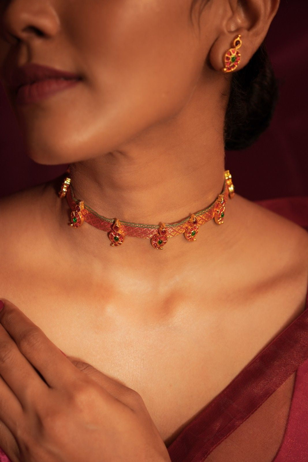 Temple Choker with Brocade - Pink